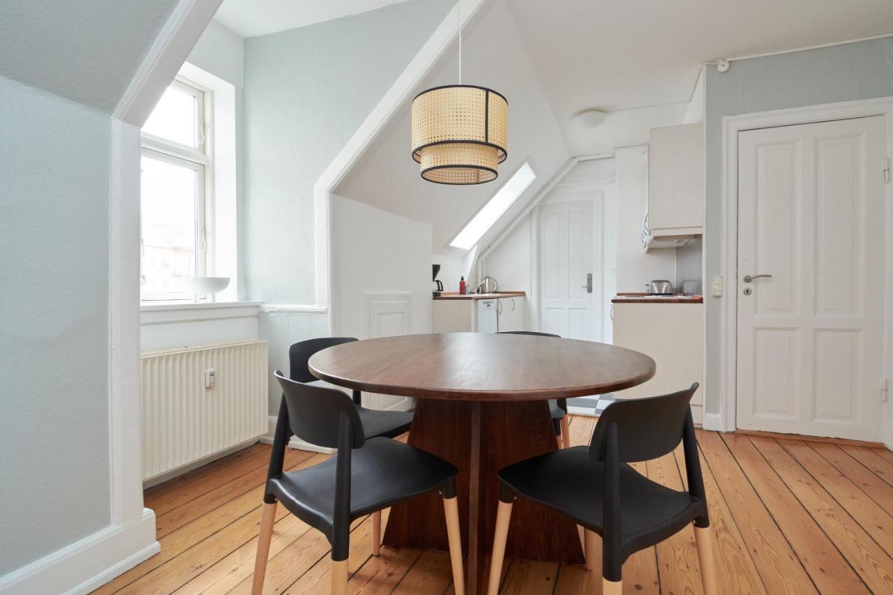 Stylish 5 Person Apartment In Vibrant Urban Area コペンハーゲン エクステリア 写真