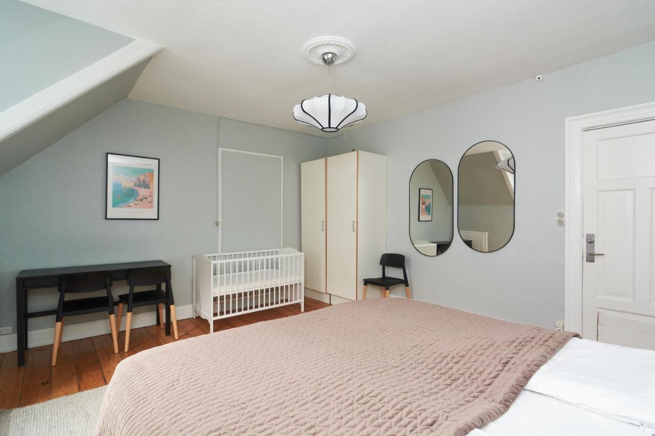 Stylish 5 Person Apartment In Vibrant Urban Area コペンハーゲン エクステリア 写真